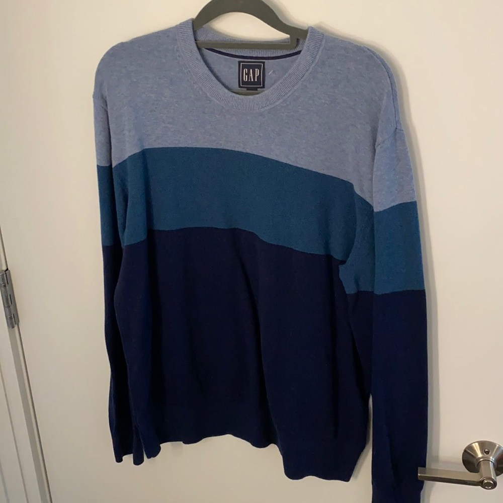 Gap sweater